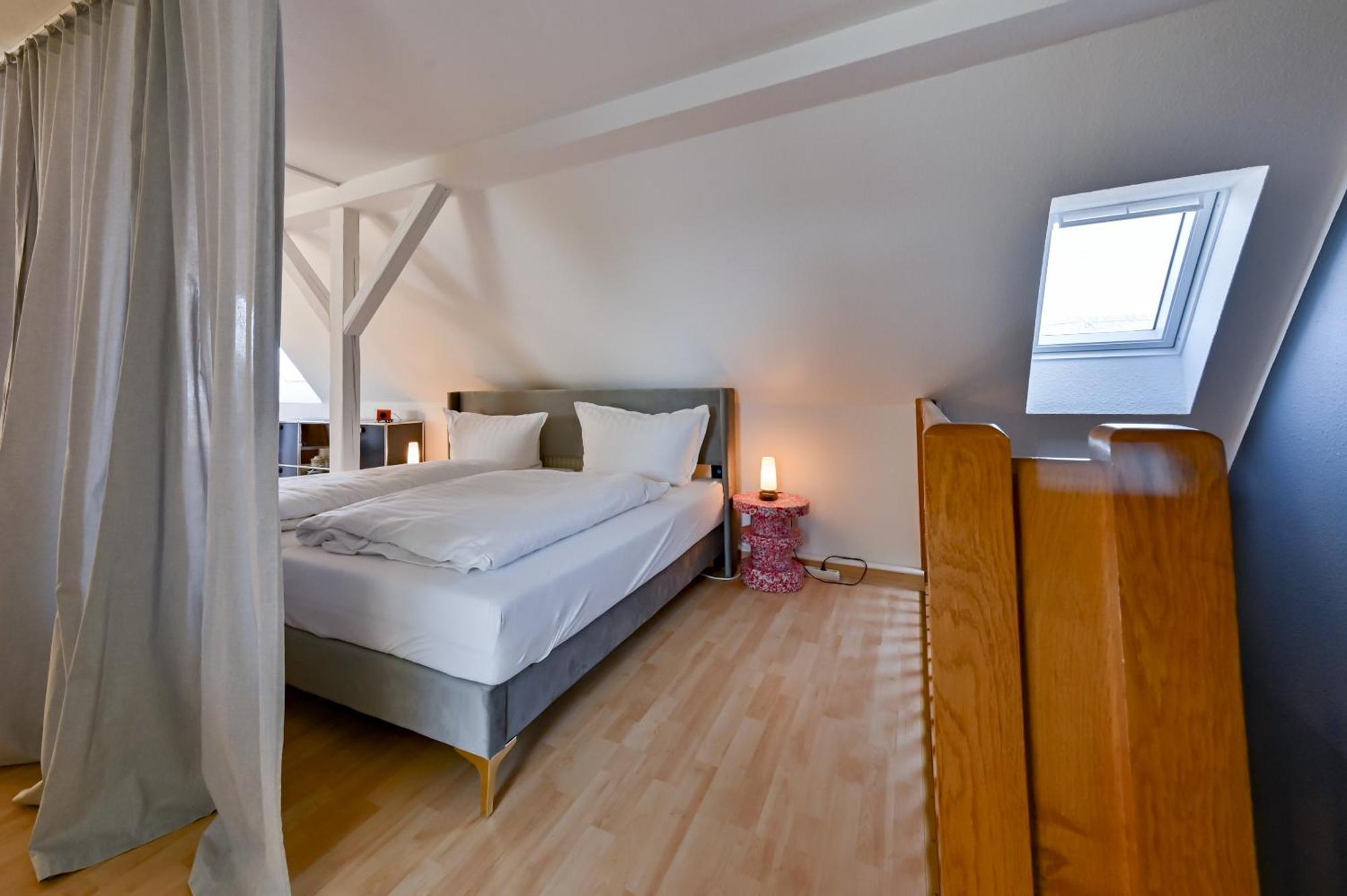 Premium Quartier Clara , Karl Und Fritz Auf Dem Kassberg Mit Eigenem Stellplatz Apartment Chemnitz Phòng bức ảnh