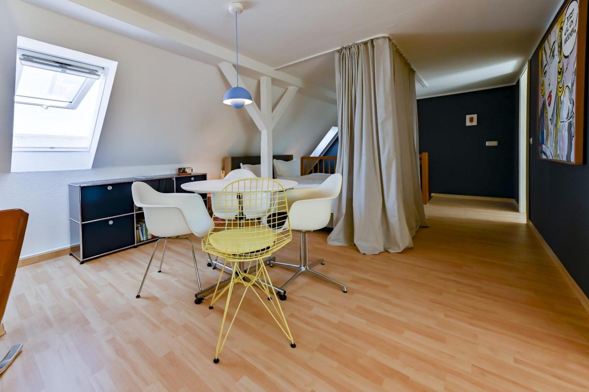 Premium Quartier Clara , Karl Und Fritz Auf Dem Kassberg Mit Eigenem Stellplatz Apartment Chemnitz Phòng bức ảnh