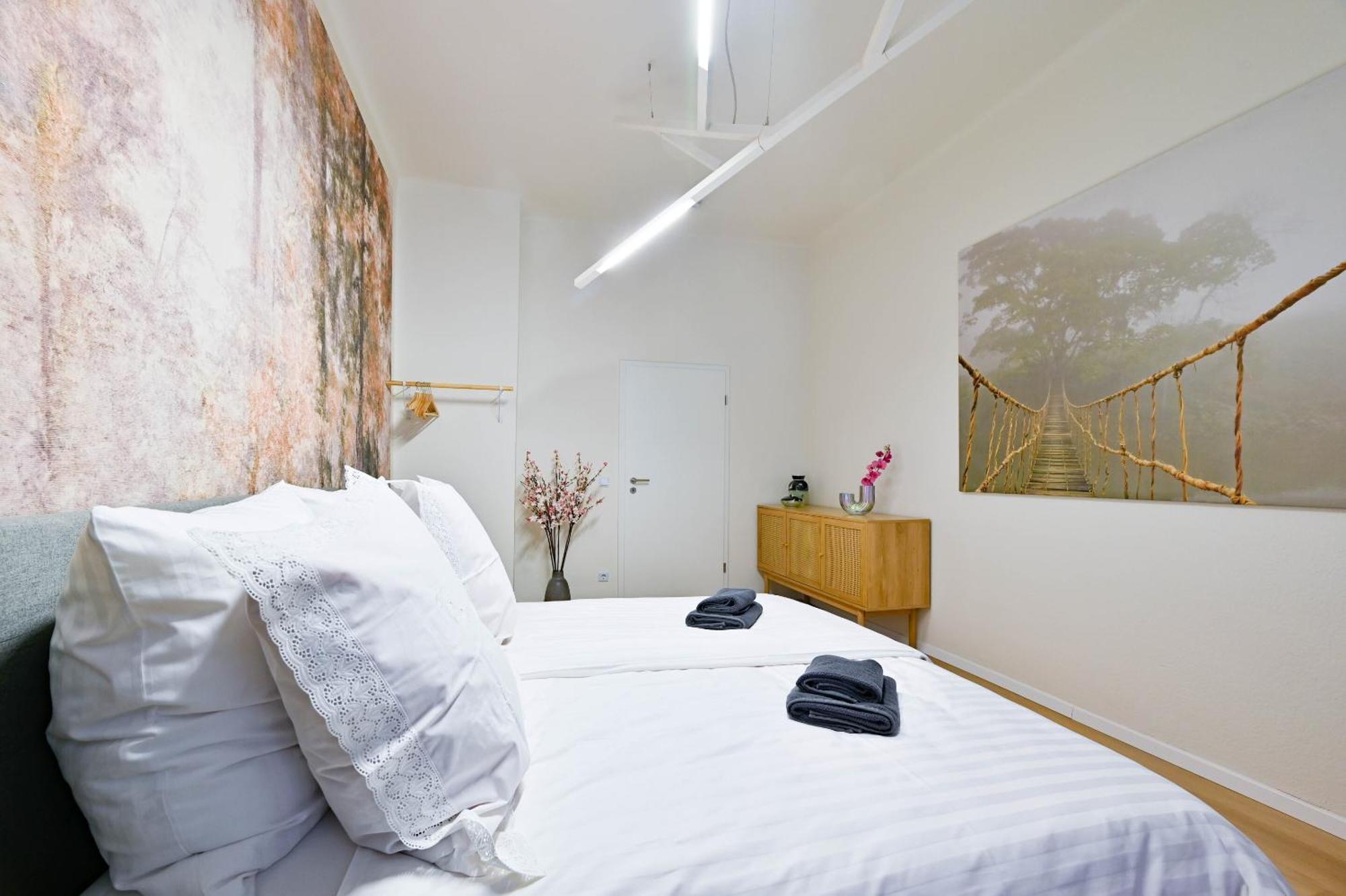 Premium Quartier Clara , Karl Und Fritz Auf Dem Kassberg Mit Eigenem Stellplatz Apartment Chemnitz Phòng bức ảnh